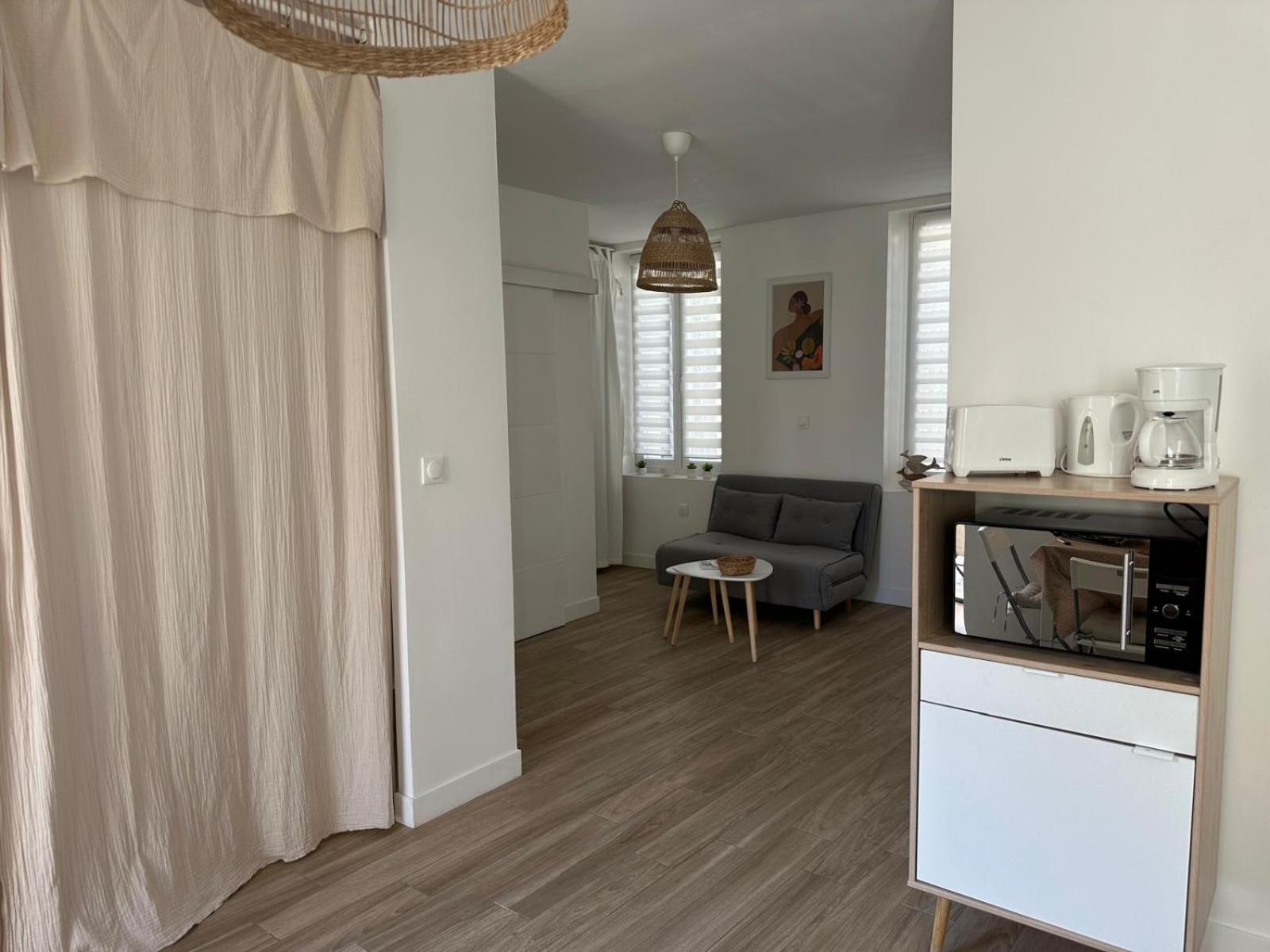 Joli Cocoon Plein Sud Avec Jardin Idéalement Situé